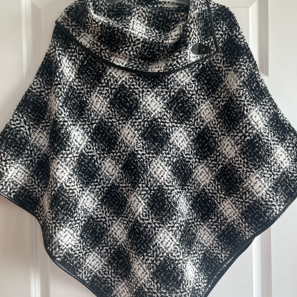 Black and White Plaid Women's Poncho